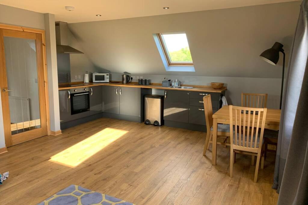 The Nest - Near Inverness & Loch Ness Apartment ภายนอก รูปภาพ